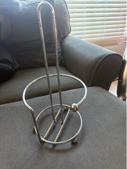 Paper towel stand