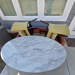 Dinning Set And Couche