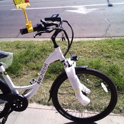 Electric Bike  Beach Cruiser Brand New Only $599 Or Make $20 Monthly Payments 1400 Niles Street In Bakersfield 