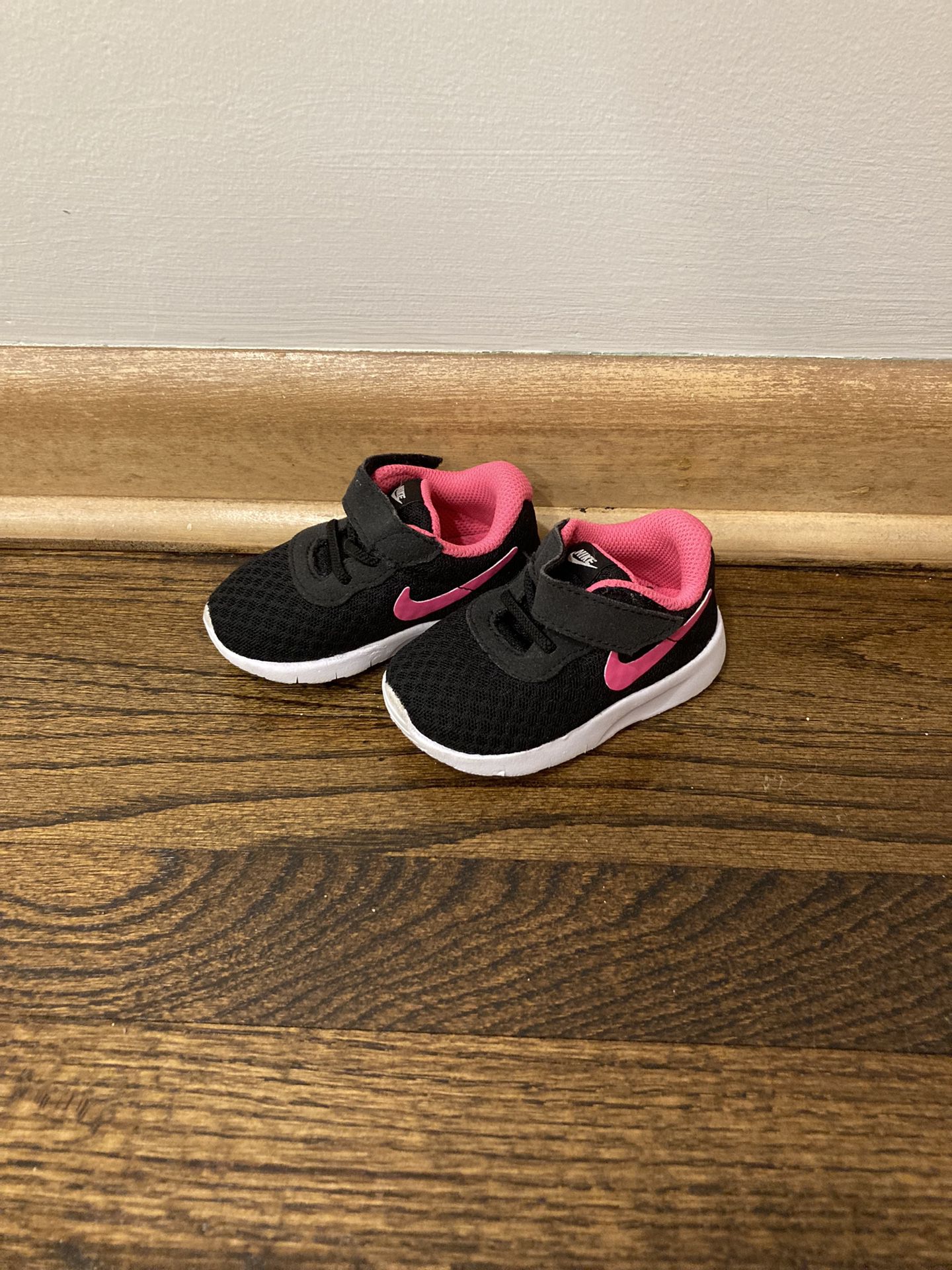 Nike Shoes For Baby Girl Size 4C