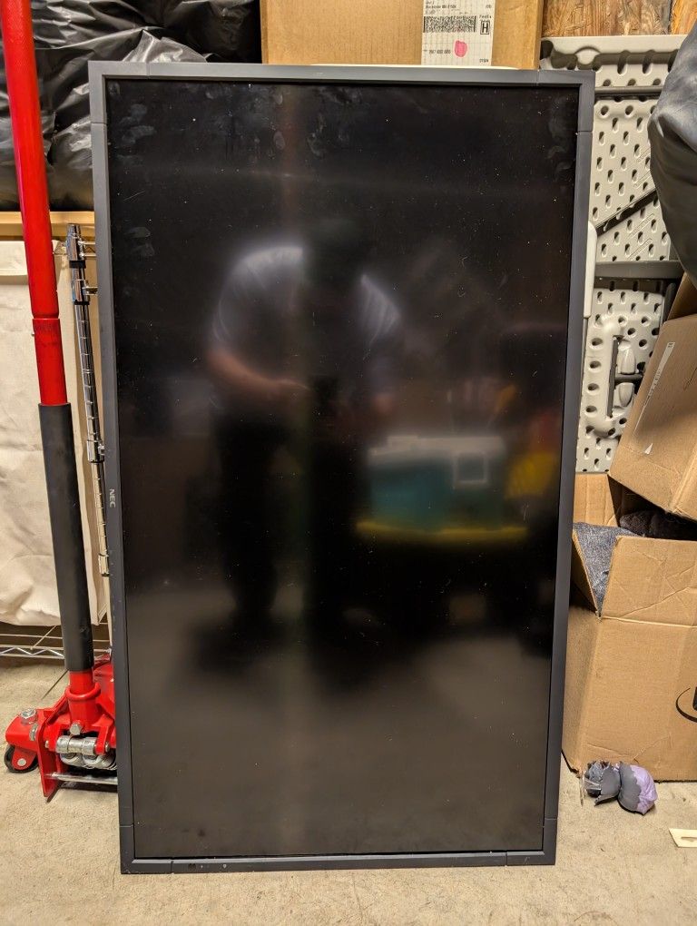 47" Monitor