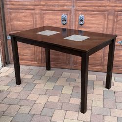 Table / Desk