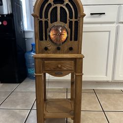 Old School Radio / Cassette Player 