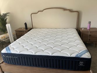 The DreamCloud Premier King 👑 Size Mattress 