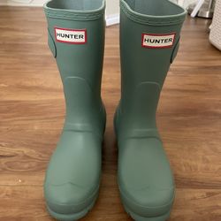 Green Hunter Rain Boots Size 6 