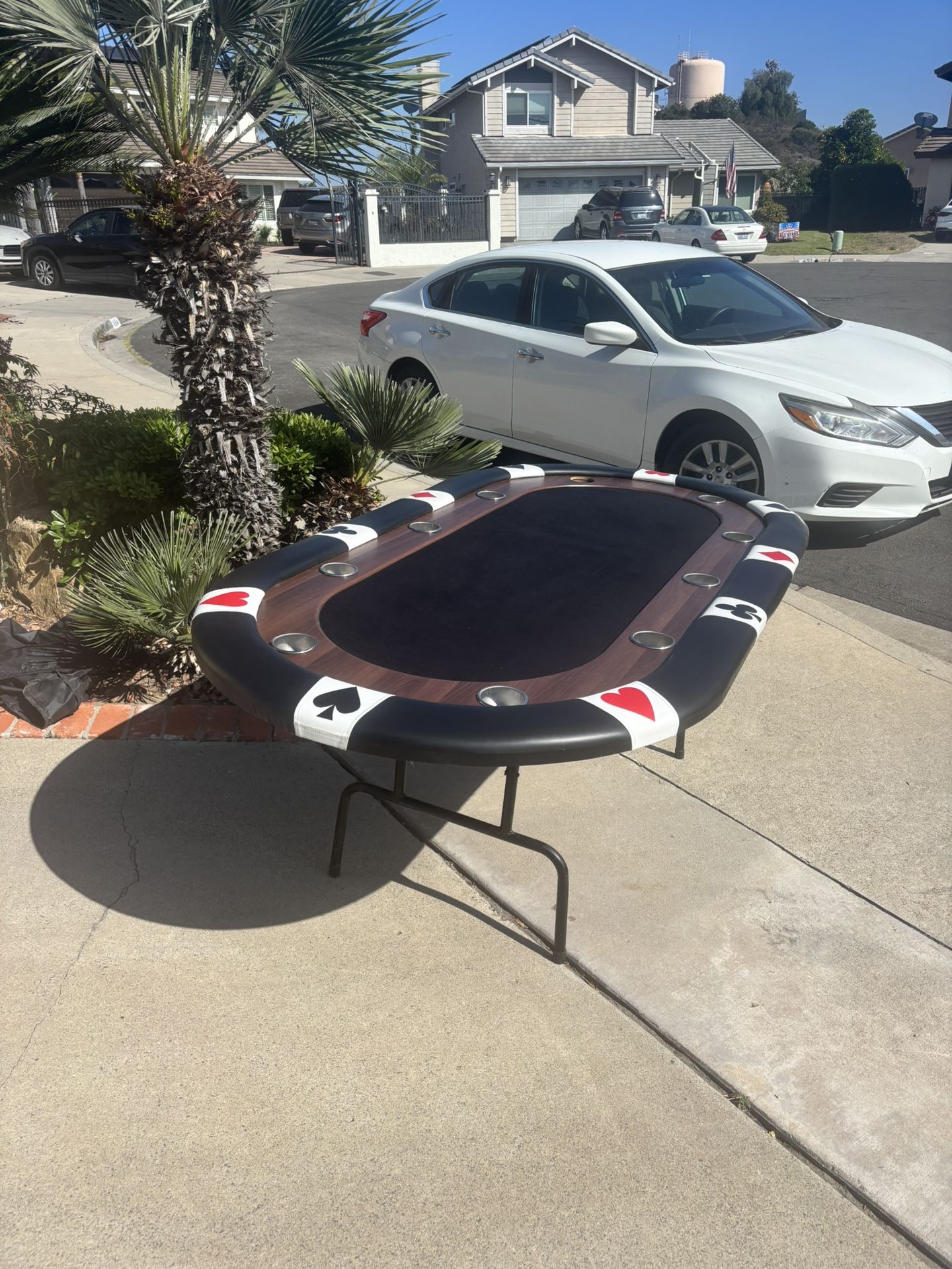 poker table