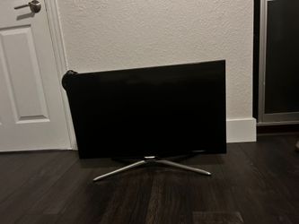 Samsung 32-inch TV for sale