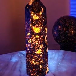 0.6 Lb (275g) Yoopenite Tower Reactive With UV Lights 