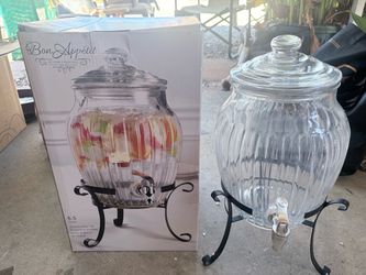 Beverage Dispenser with Metal Stand