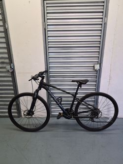 Giant Roam 3 Hybrid Bike