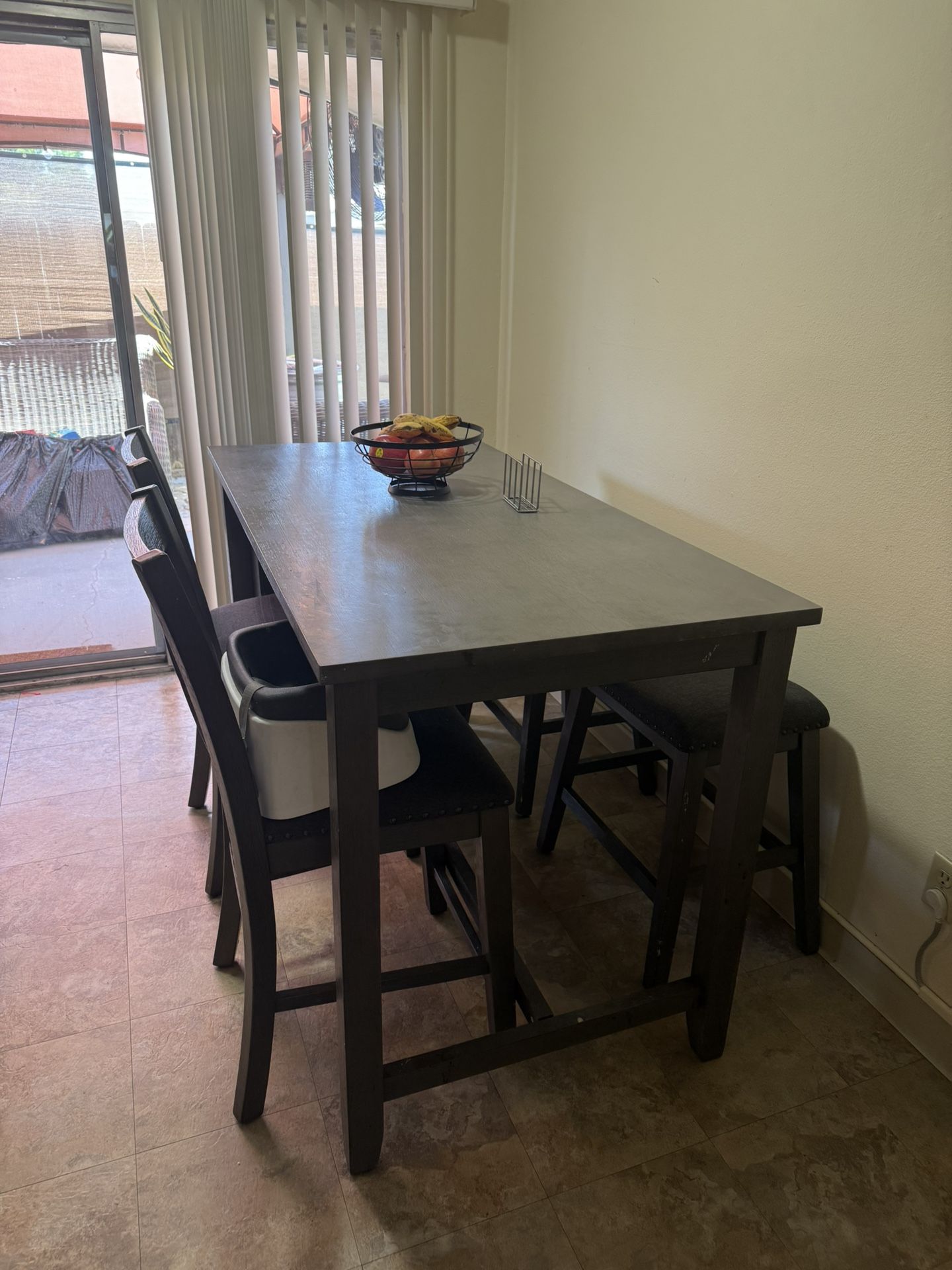 Dining table With 4 Chairs
