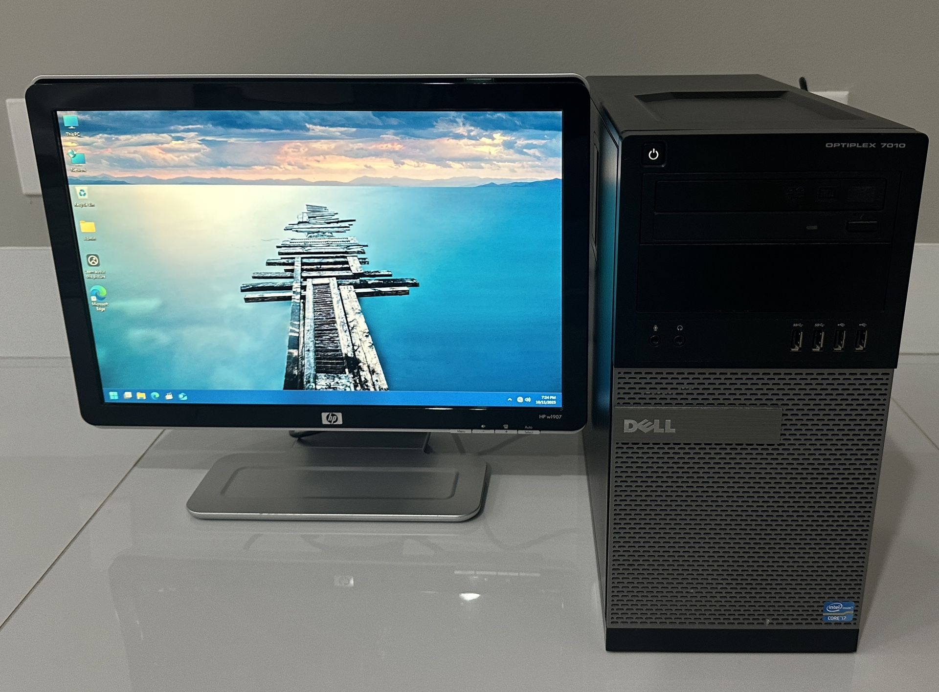 Dell Windows 11.      i7, 8 Gig 500 HDD