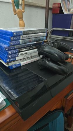 PS4 Console Bundle + 2 Controllers + 9 Games – Disc Drive Not Working – $160 OBO