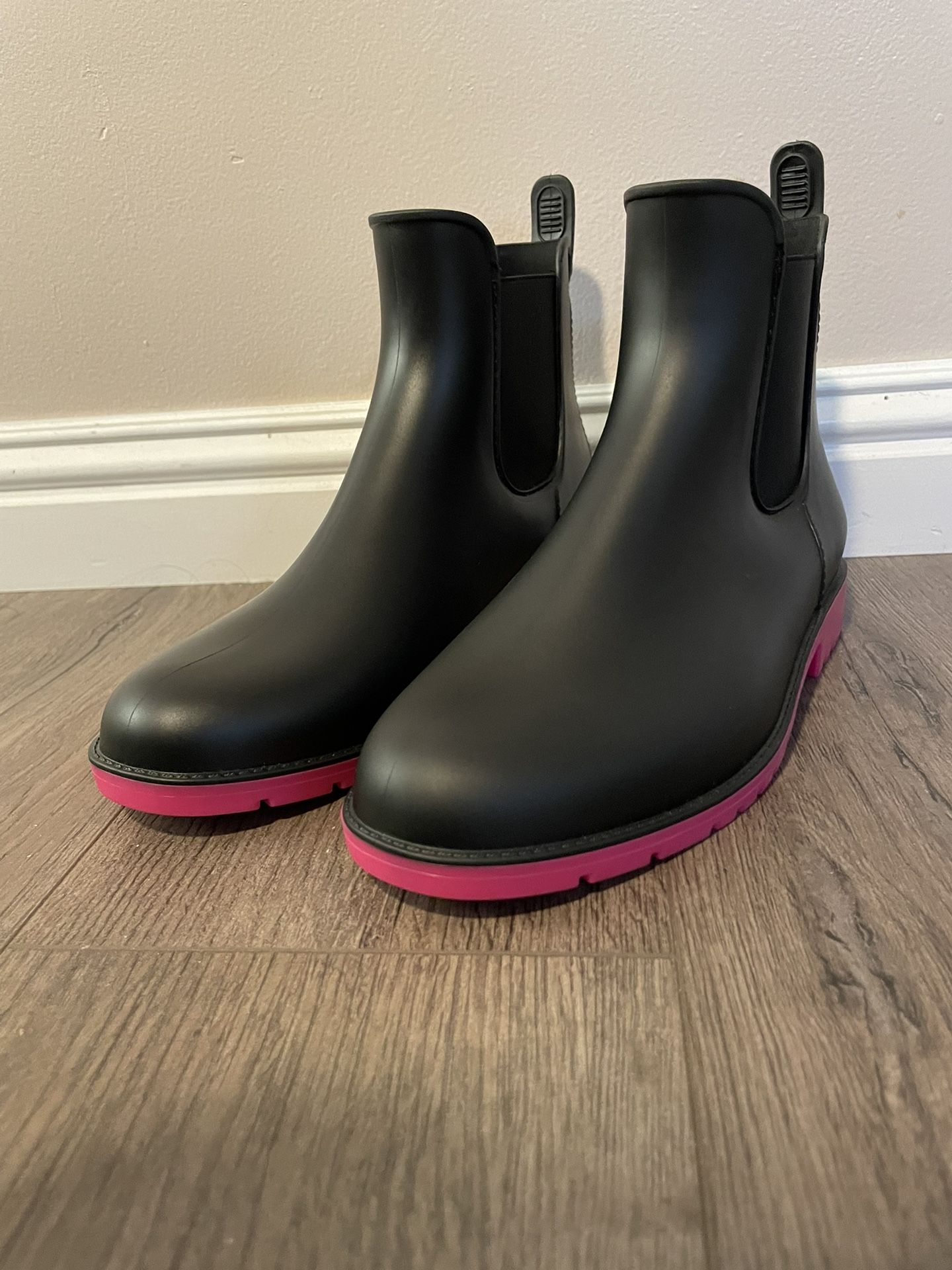 Rain Boots 7.5 NEW