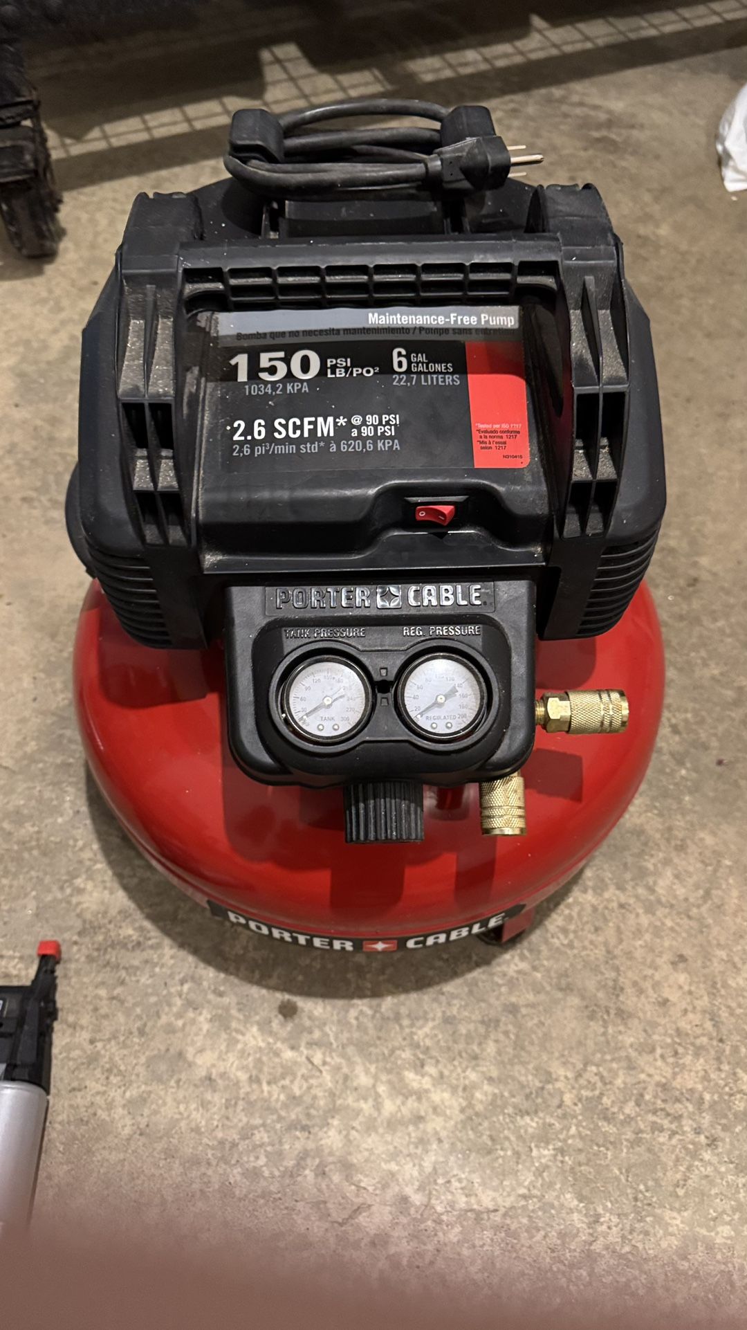Porter cable 150psi 6lb Pancake Air Compressor Kit With Tools