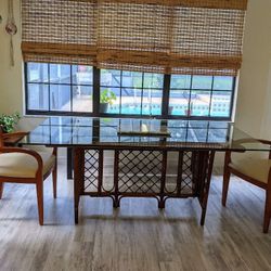 Antique Dining Table. No Chairs