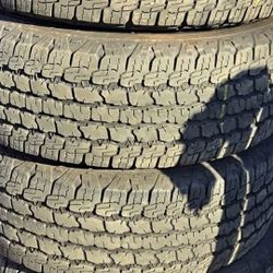 Set Tires 255/70R18 Good Year Wrangler 