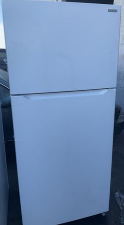 Insignia Top Mount  White Fridge

