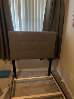 Head Board With Hidden Compartment In Back