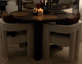 Round Dinning Table, 2 Chairs included