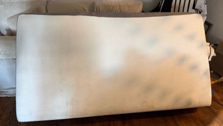 Twin size bed