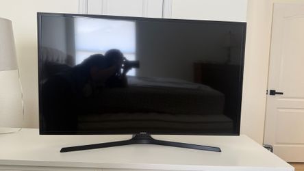 Samsung 43” Smart TV