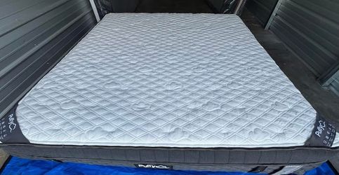 Puffy Royal Hybrid Mattress, King , Like New, Perfect Condition
