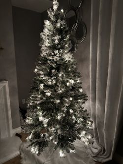 Pre- Lit Crystal Pine Flocked 6.5ft
