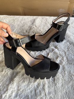 Womans Chunky Heel Sandals