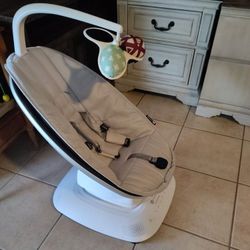 4moms MamaRoo Multi Motion Baby Swing