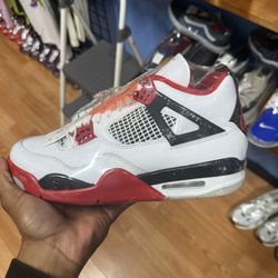 Sz 9 | NEW | 2020 Jordan retro OG “fire red”