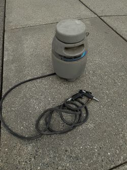 Portable media blaster