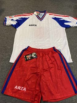Uniforme Arza en oferta