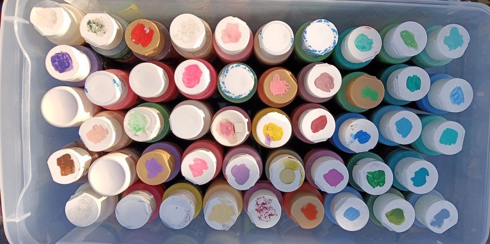 Acrylic Paint Set - Lightly Used
