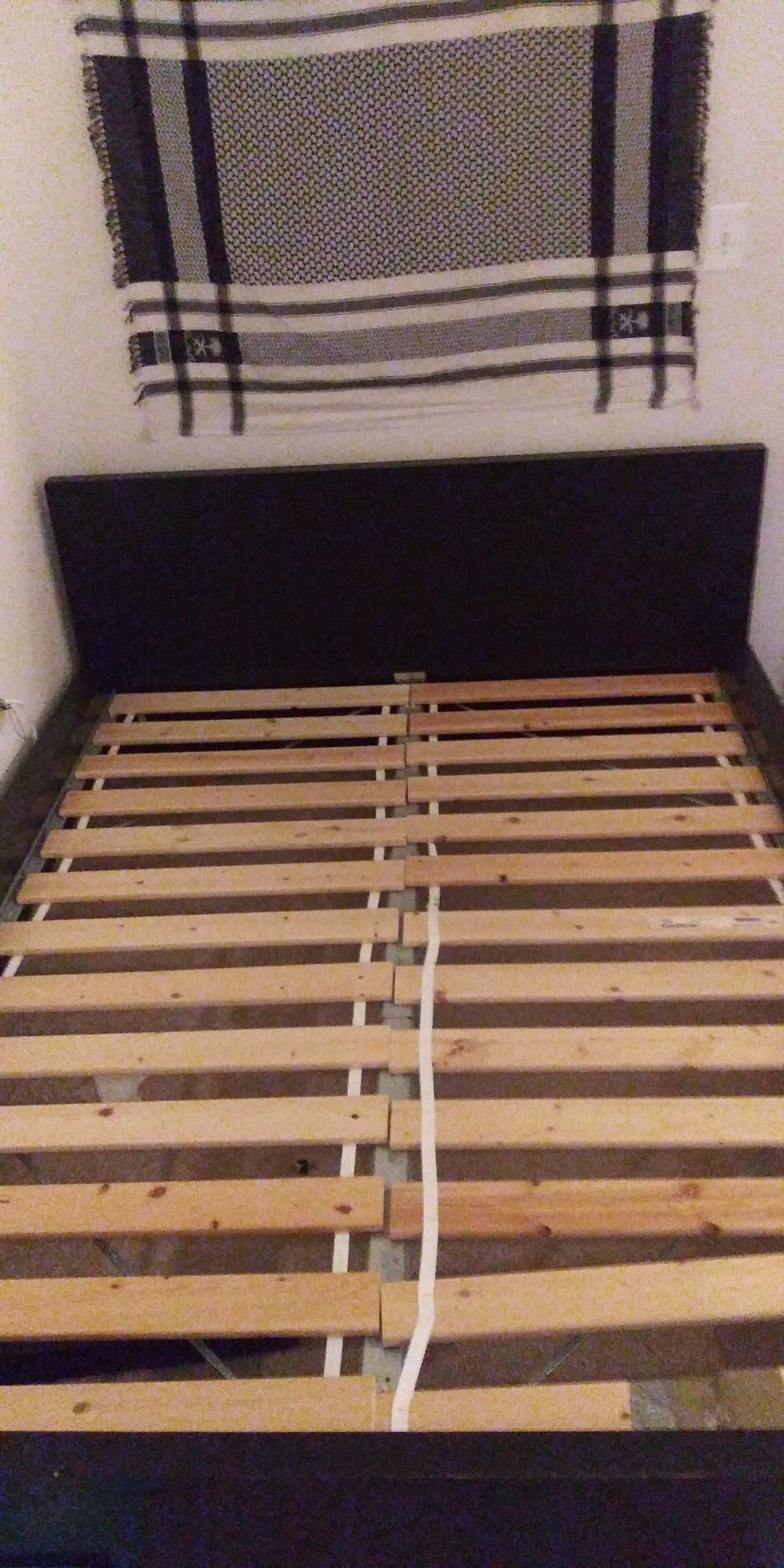 Bed frame queen size
