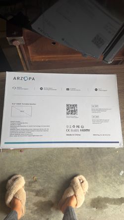ARZOPA 15.6” 1080P Portable Monitor – S1 Table