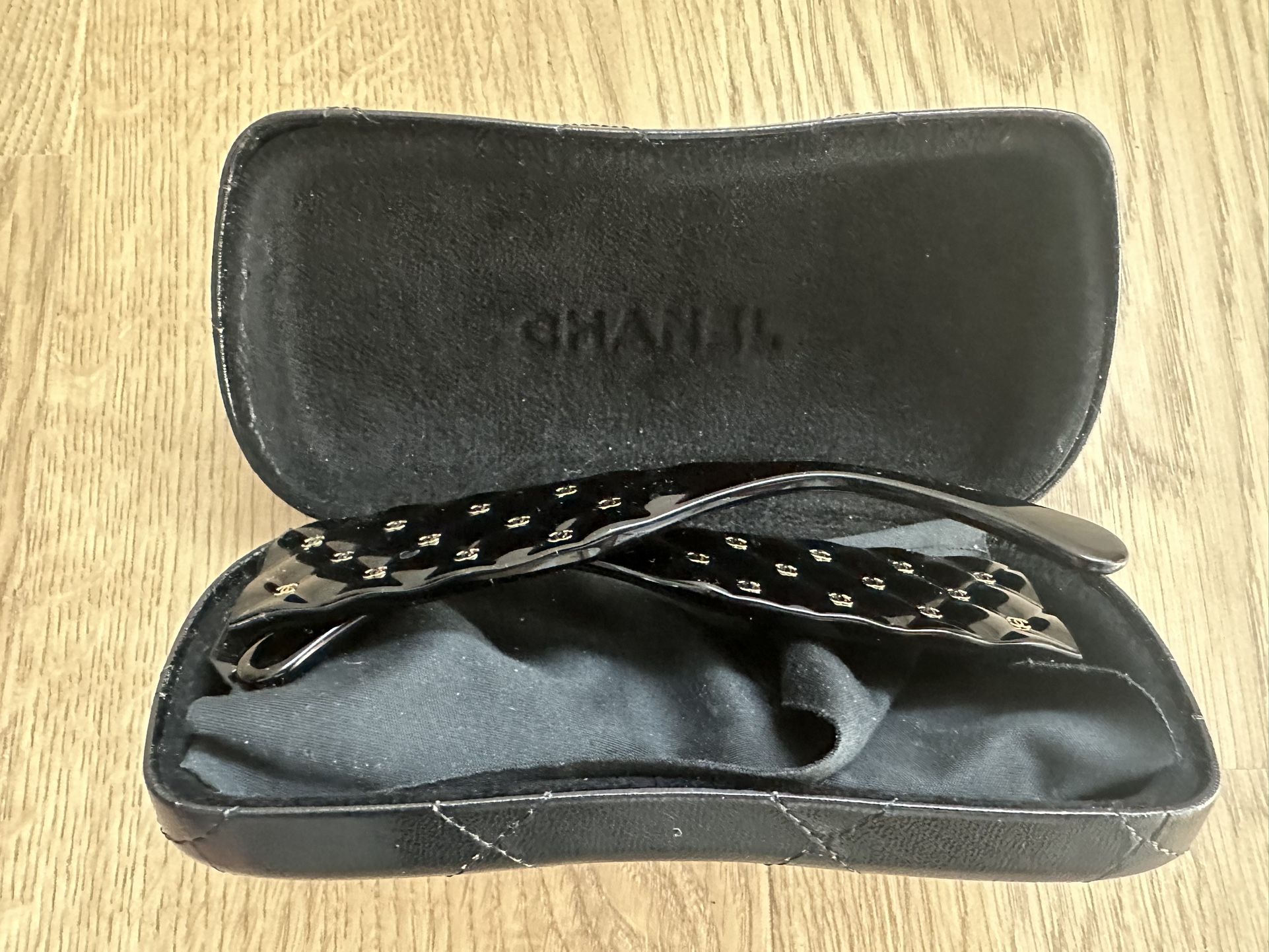 Authentic Chanel Acetate Quilted CC Pilot Black Mini CC Lens Sunglasses 71465 Authentic Chanel Acetate Quilted CC Pilot Black Mini CC Lens  main image 2