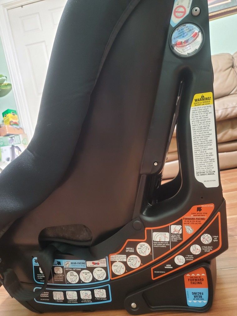 Graco Contender Slim Convertible Car Seat for Sale in Dallas, TX OfferUp