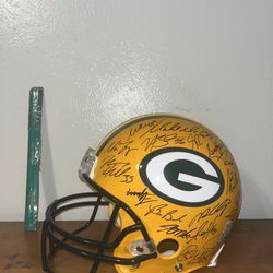green bay packers signed helmet by  Favre & Rodgers & Woodson + others & c.o.a.
