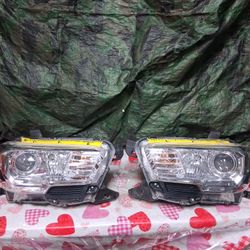 2016-18 Toyota Tacoma L&R Headlight Regular 