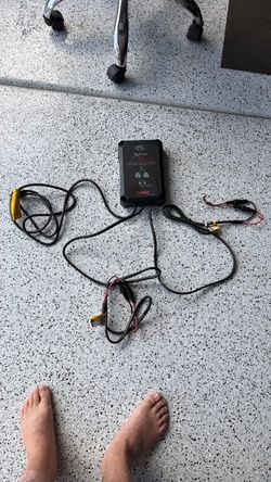 XPS 4-Bank Battery Charger with Cables