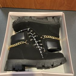 Juicy Black Boots Size 10Med