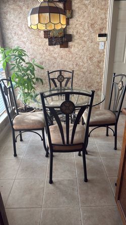 Round Glass Top Dining Table Set with 4 Chairs