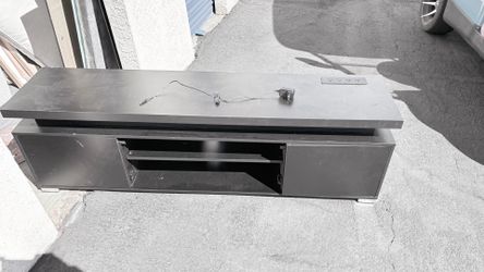 Entertainment center