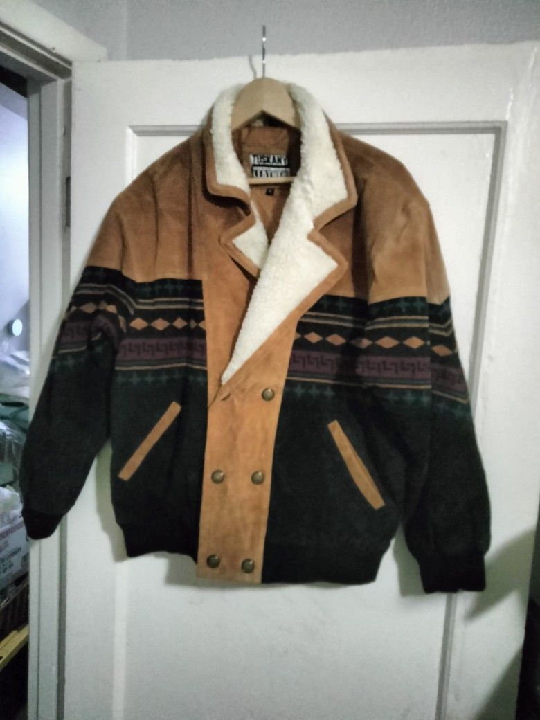 BEAUTIFUL WESTERN SUEDE AND SHERPA LEATHER JACKET BY TUSKANY LEATHER-SIZE MEDIUM