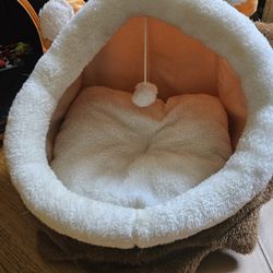Lion Pet Bed - Cozy & Cute