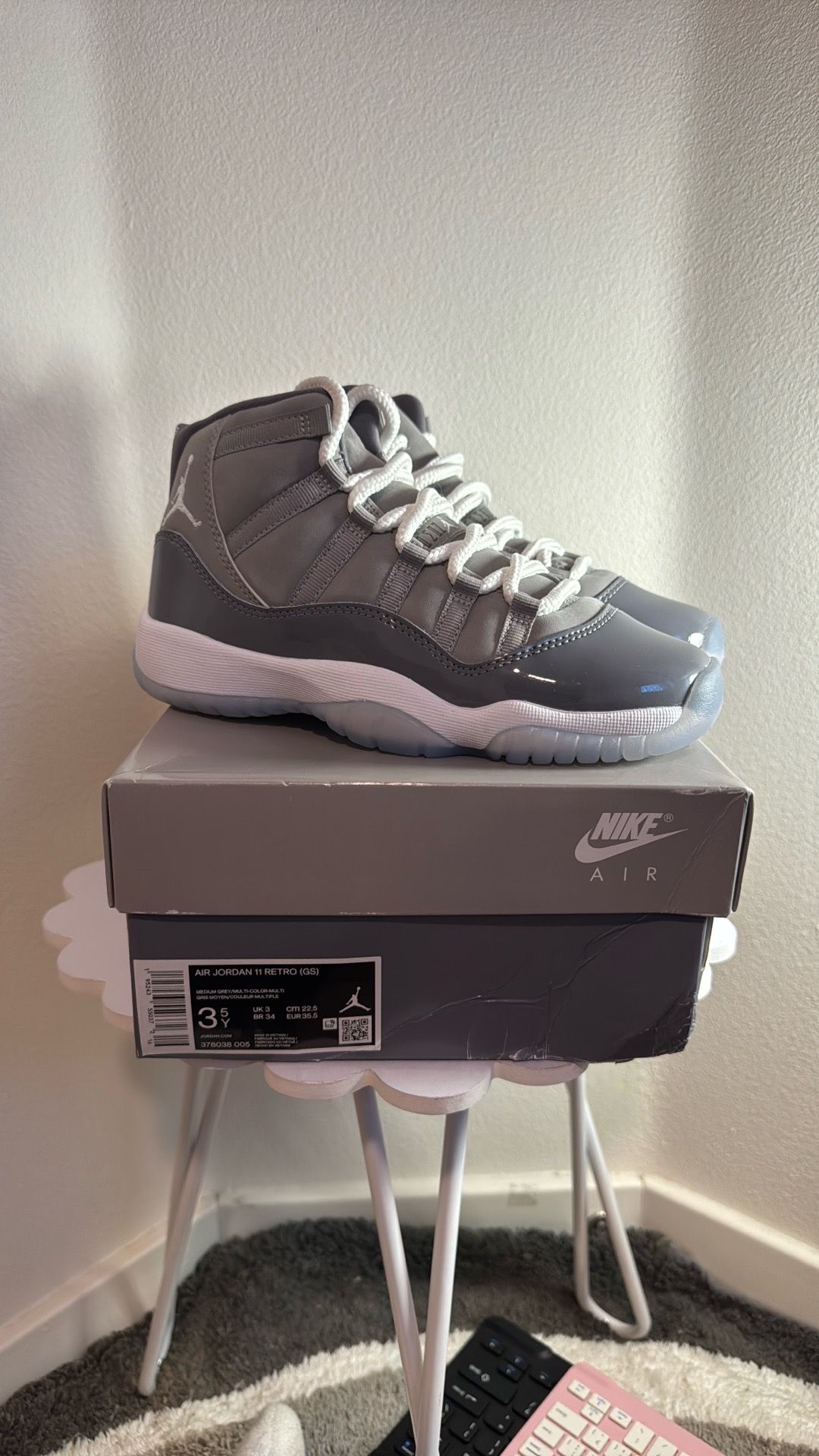 Jordan 11 cool grey size 3.5
