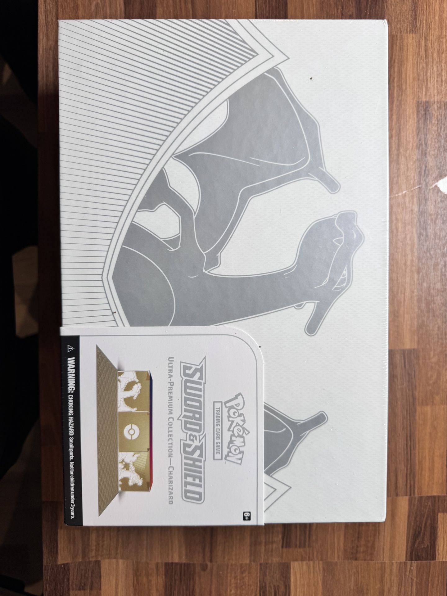 UPC Sword & Shield Ultra Premium Collection: Charizard