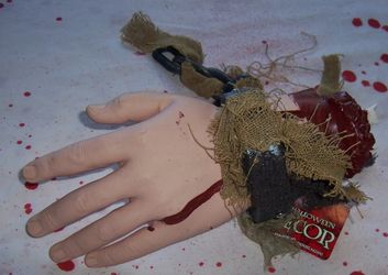 Halloween Severed Hand Prop Decoration
