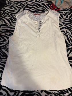 white flower tank top